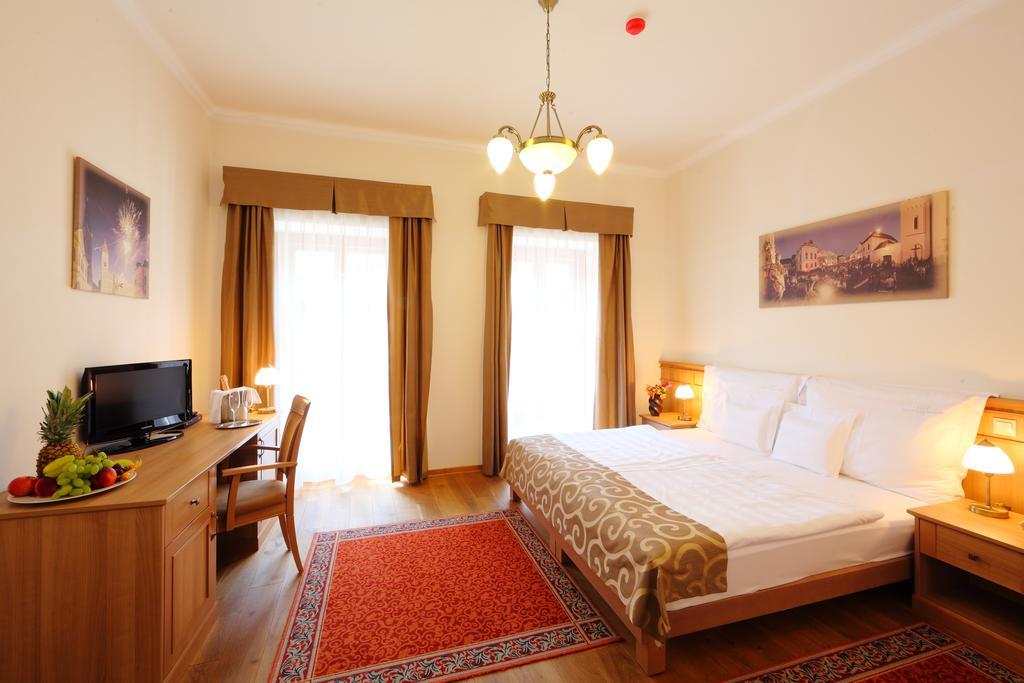 Hotel Historia & Historante Veszprém Oda fotoğraf